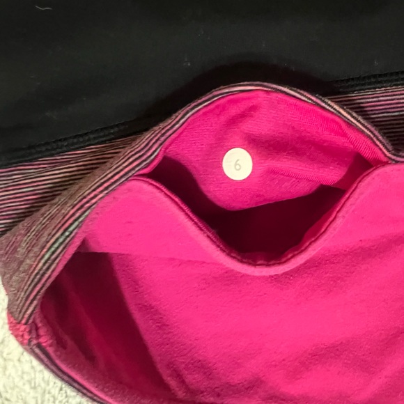 Lululemon Wunder Under Crop
Black/Wee Are From Space Magenta / Jewelled Magenta - Picture 5 of 5